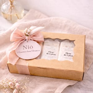 Coffret de suspensions de cire parfumés pour dressing, design minimaliste et fleurs séchées.