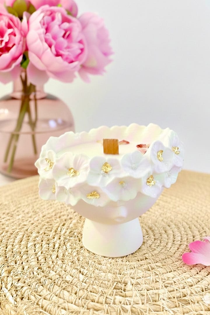 bougie Maïa parfum pivoine mèche bois bougie artisanale sculpture florale